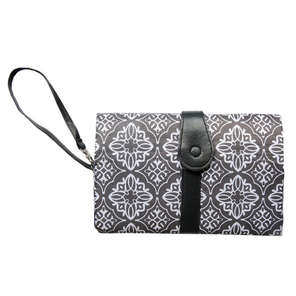 Tapis à langer de voyage fashion couleur noir et blanc