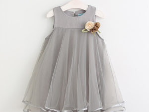 Robe grise de célébration pour fille avec fleurs