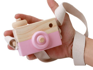 Appareil photo jouet en bois couleur rose