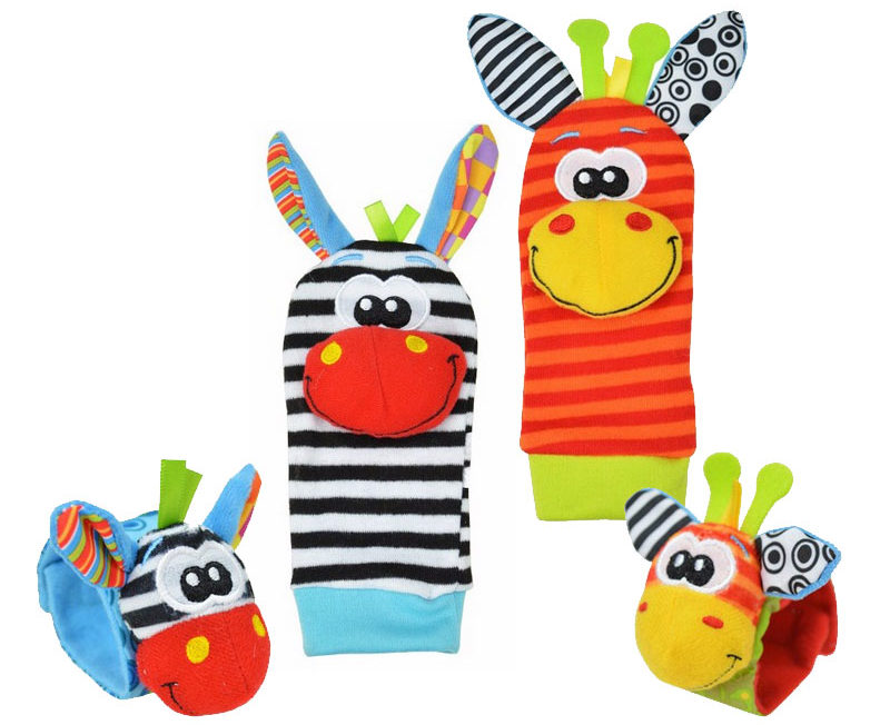 Doudou chaussette et bracelet pour bébé