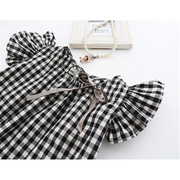 Boucle au col de la robe pour fille