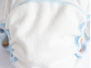 Couche bébé réutilisable absorbante