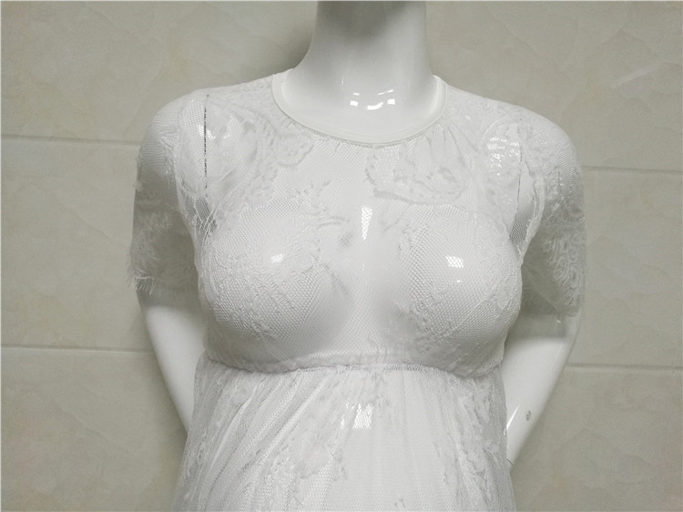 Robe de maternité au niveau du buste