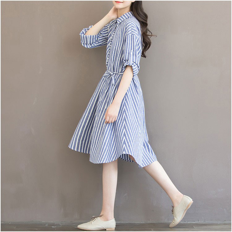 Robe légère de grossesse et après accouchement - Robe bleue à rayures blanches