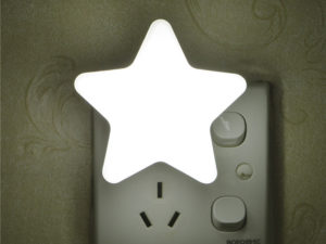 Veilleuse murale étoile blanche