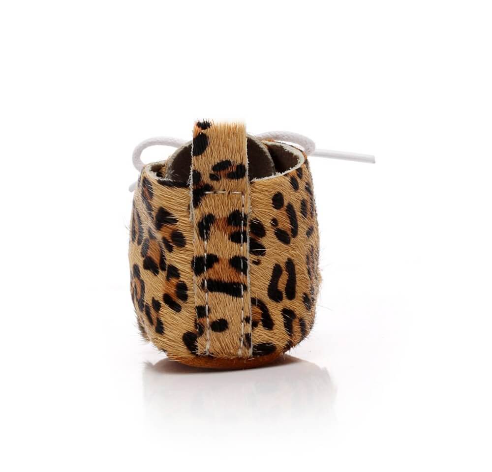 Chaussure bébé vue de derrière