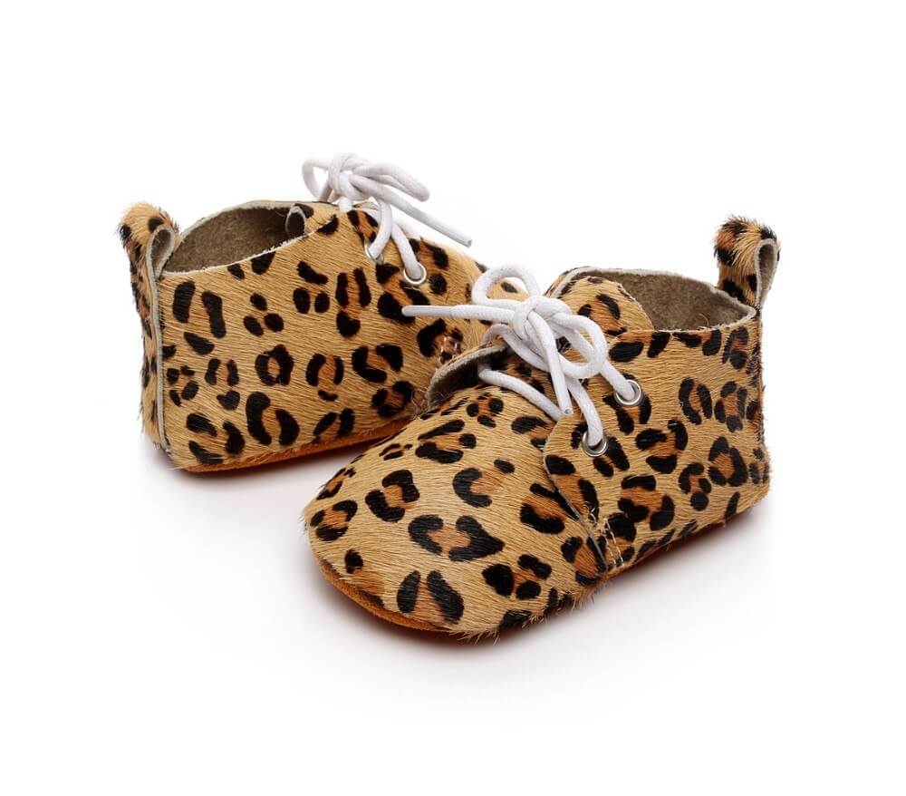 Magnifique paire de chaussures bébé panthère