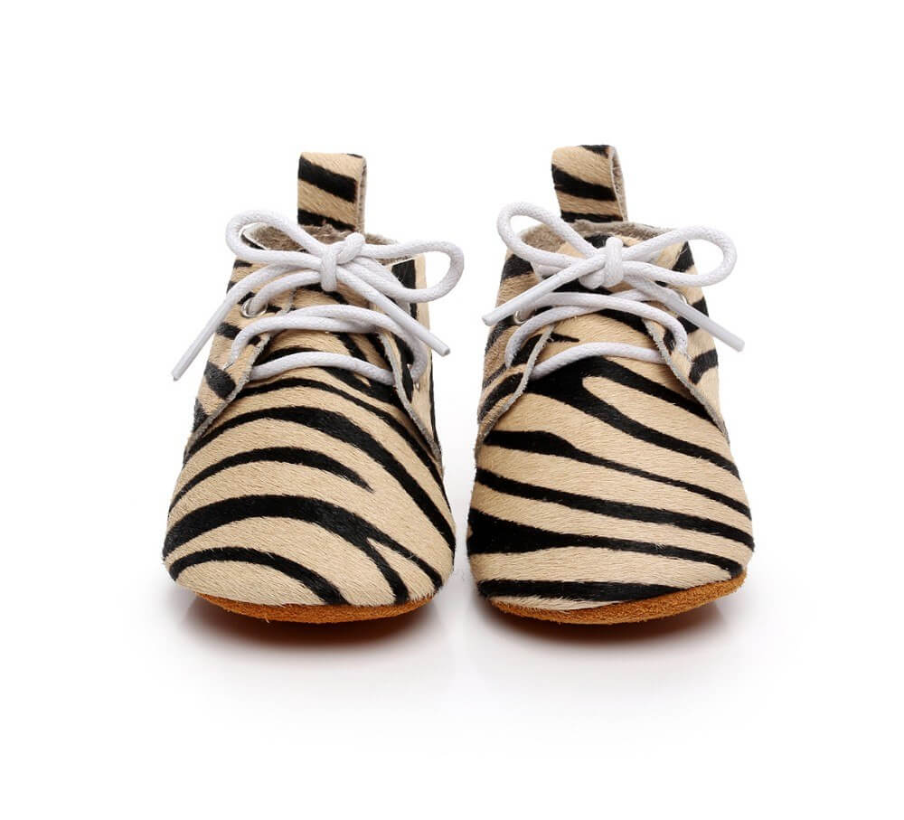 Mocassins bébé peau de zèbre vue de face