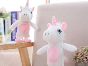 Peluche licorne qui répète ce qu'on dit