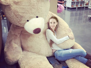 Ours peluche beige grande taille pour chambre fille ado