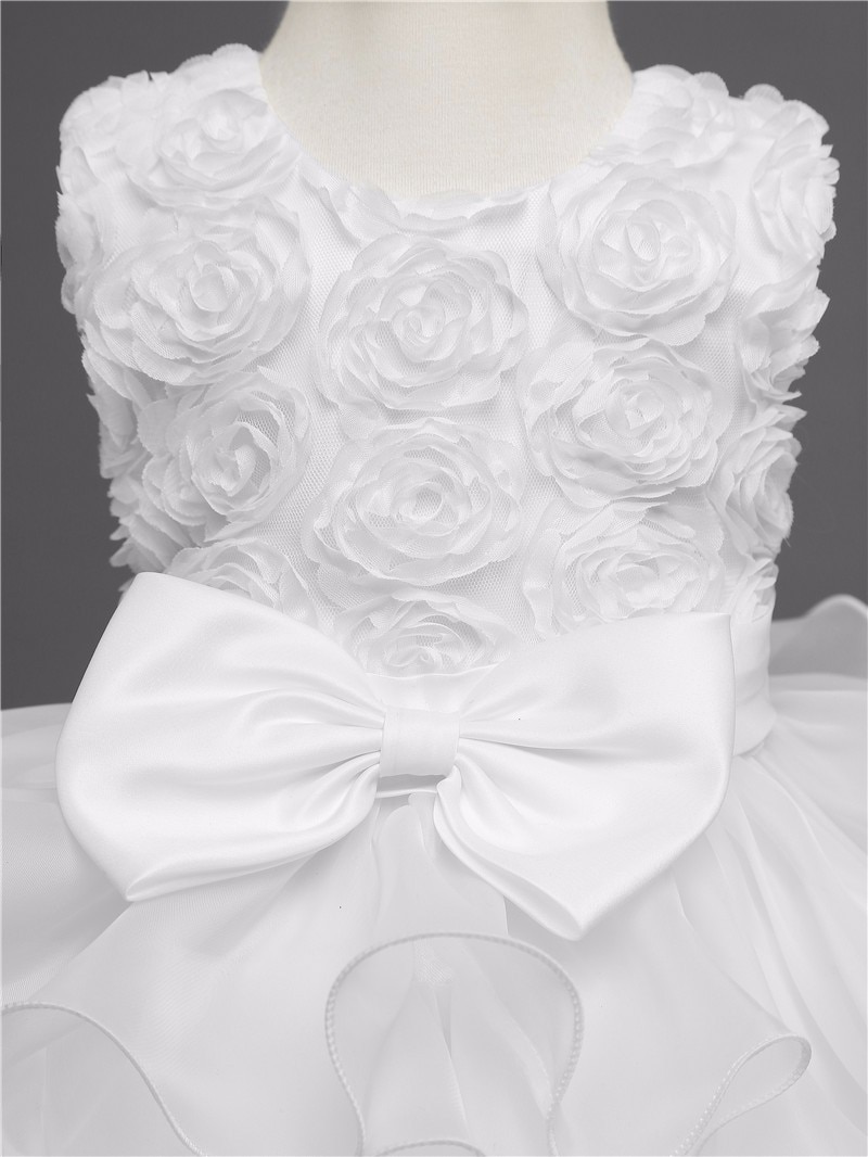 Détail du buste robe fille mariage ou fiançailles