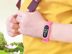 Montre pour enfant écran LED bracelet silicone rose