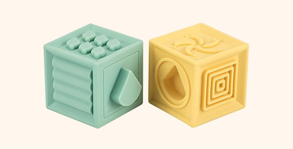 Cubes à empiler pour bébé