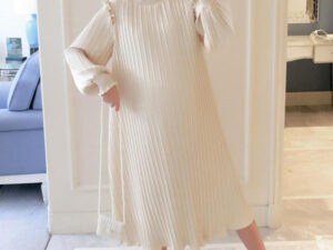 Robe couleur beige maternité souple