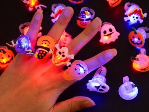 Bagues Halloween lumineuses LED - Citrouille, Fantôme, Pirate, Chauves-souris