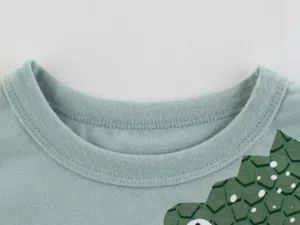 Col du T-shirt crocodile vert coton pour garçon